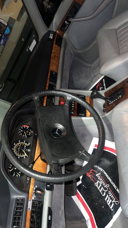 Mercedes-benz-380-sel-1983-grey-2