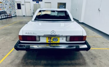 Mercedes-benz-380-series-1981-white-12