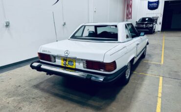 Mercedes-benz-380-series-1981-white-13