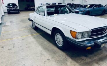 Mercedes-benz-380-series-1981-white-21