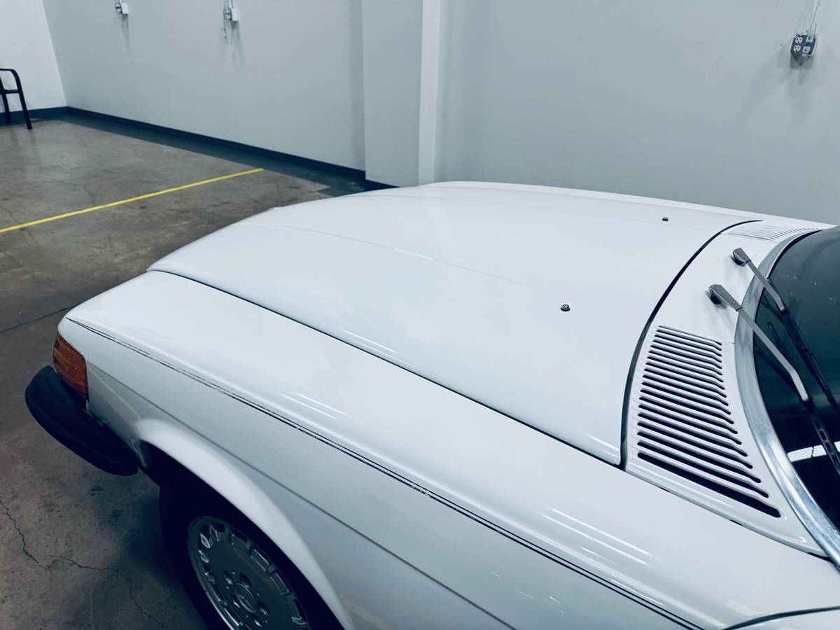 Mercedes-benz-380-series-1981-white-5