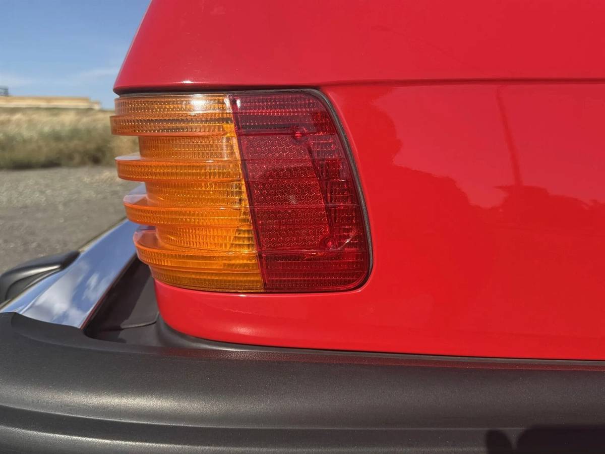 Mercedes-benz-380-sl-1984-black-12