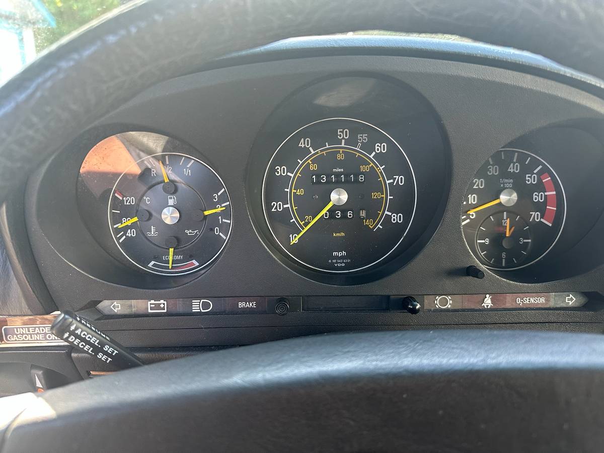 Mercedes-benz-380sl-1981-grey-10