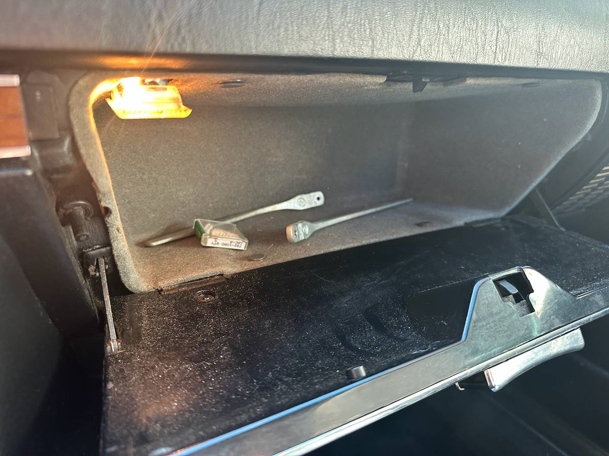 Mercedes-benz-380sl-1981-grey-12