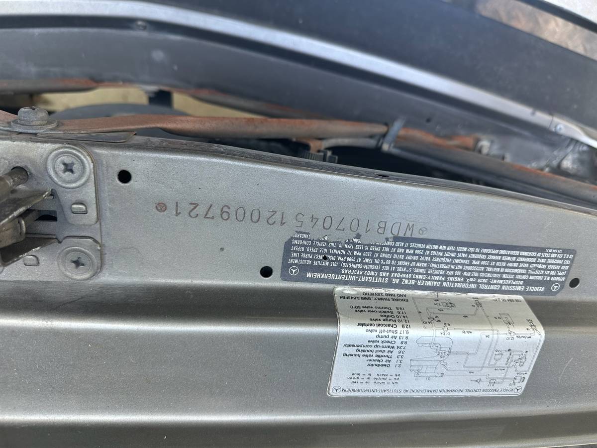 Mercedes-benz-380sl-1981-grey-14