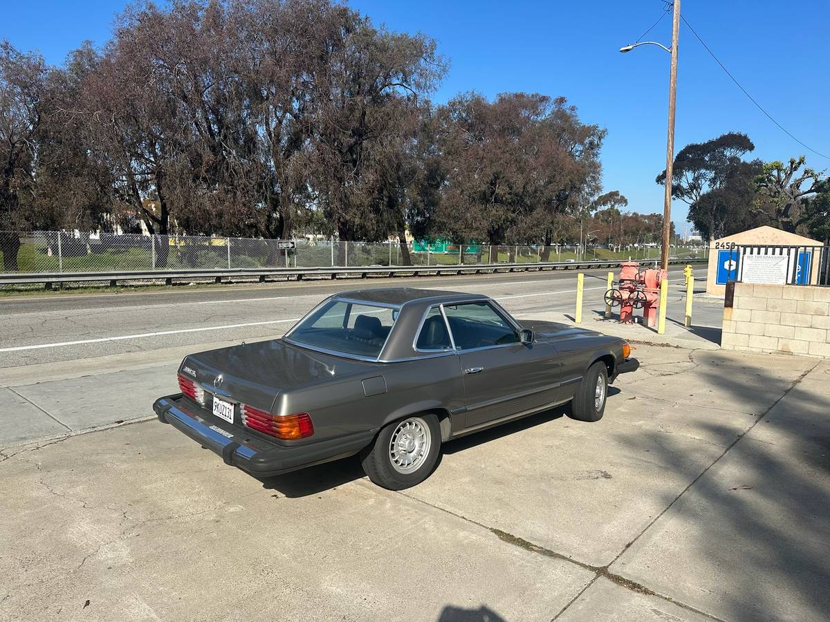 Mercedes-benz-380sl-1981-grey-2