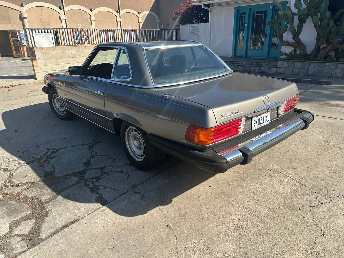 Mercedes-benz-380sl-1981-grey-5
