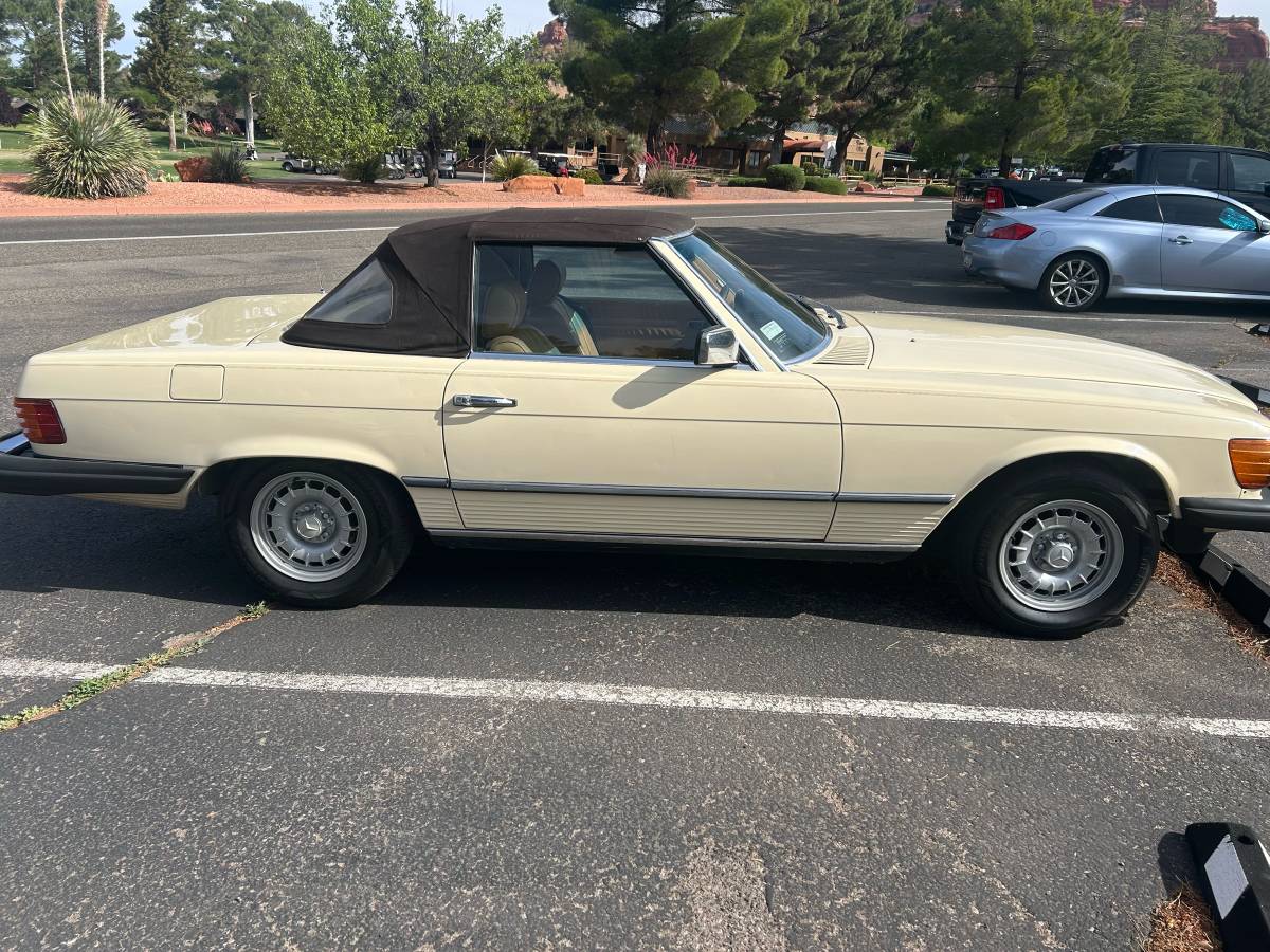 Mercedes-benz-380sl-1982-15