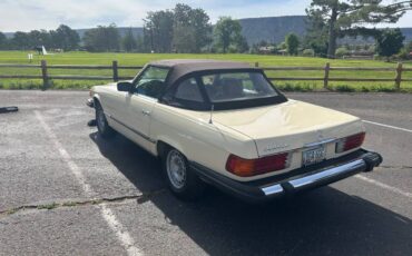 Mercedes-benz-380sl-1982-17