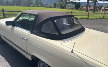 Mercedes-benz-380sl-1982-18