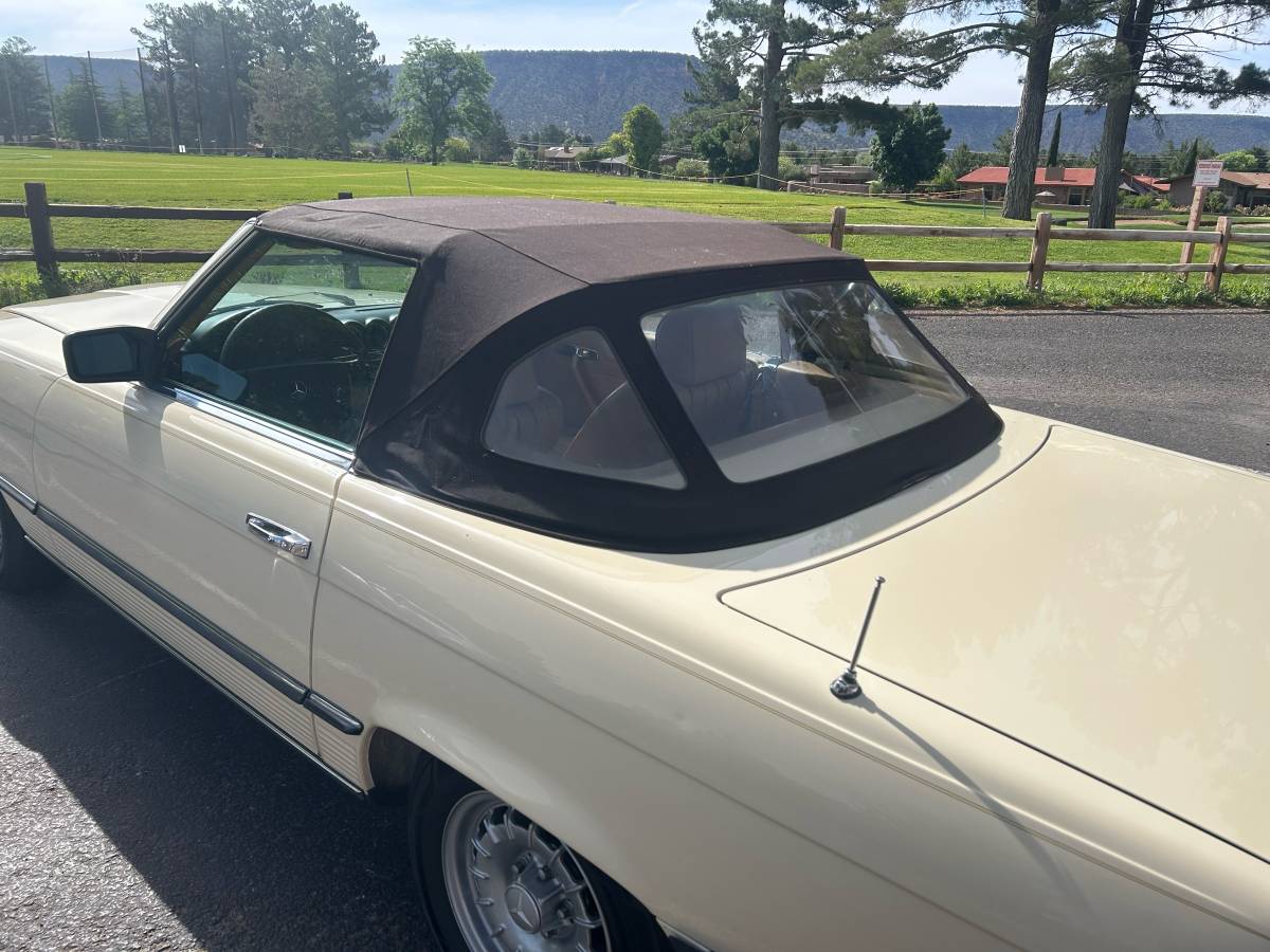 Mercedes-benz-380sl-1982-18