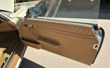 Mercedes-benz-380sl-1982-4