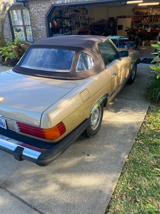 Mercedes-benz-380sl-1982-4