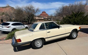 Mercedes-benz-380sl-1982-5