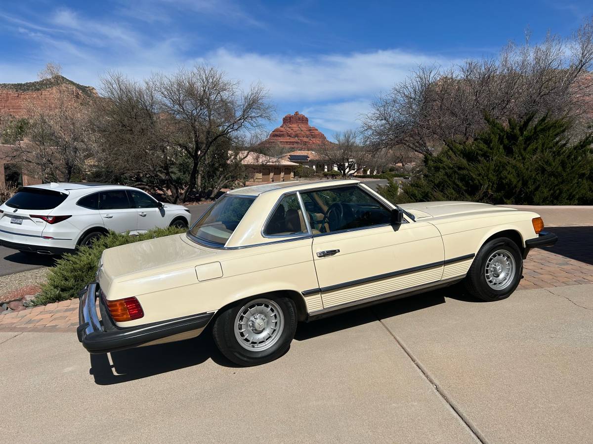 Mercedes-benz-380sl-1982-5