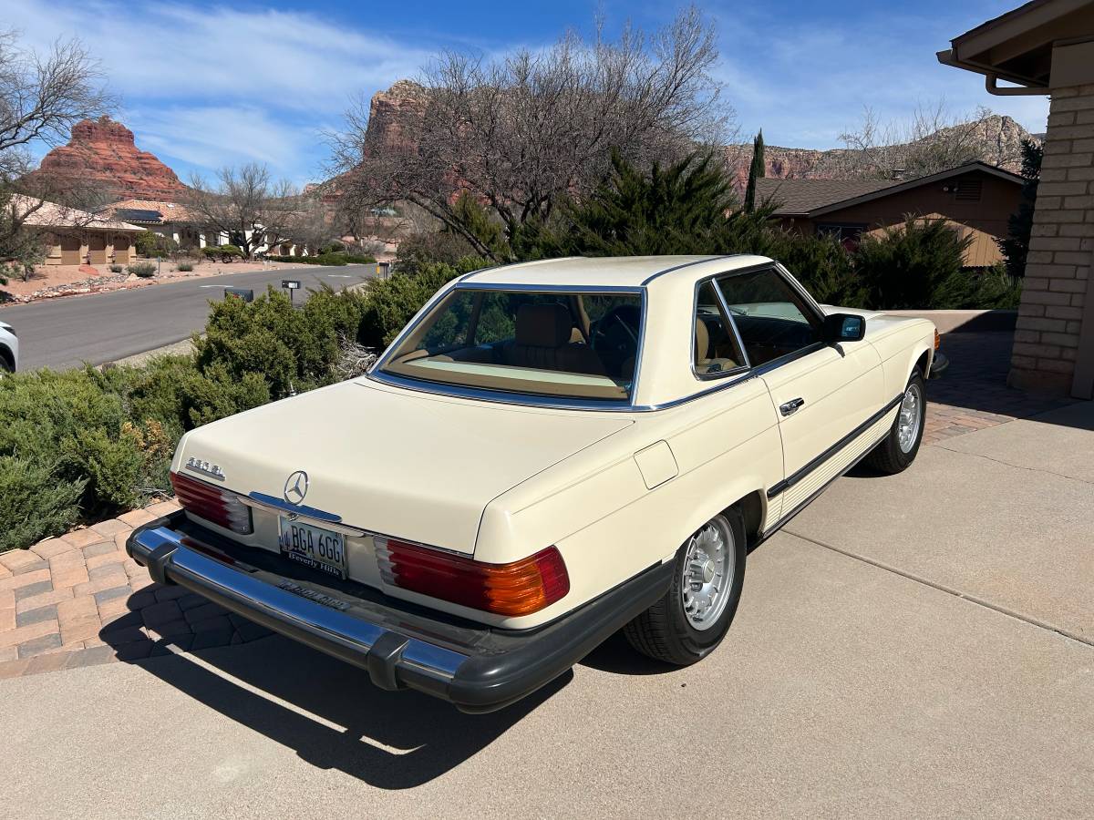 Mercedes-benz-380sl-1982-6