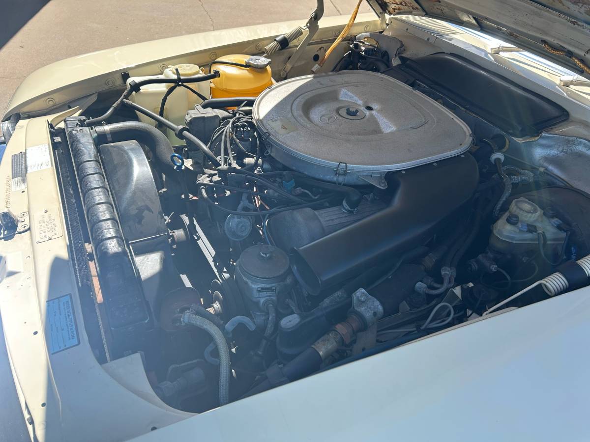 Mercedes-benz-380sl-1982-7