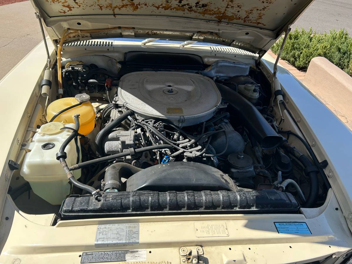 Mercedes-benz-380sl-1982-8