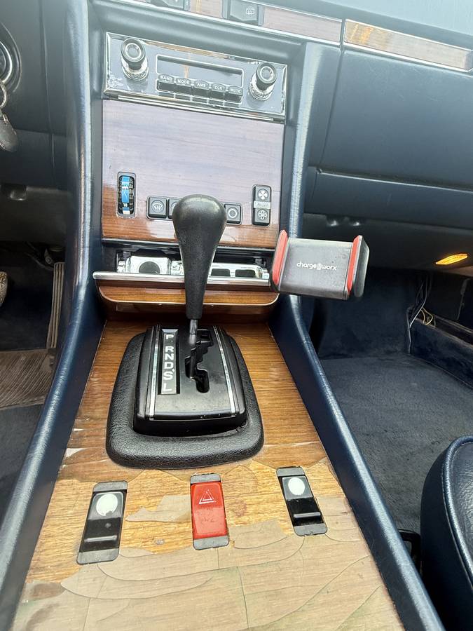 Mercedes-benz-380sl-1982-silver-17