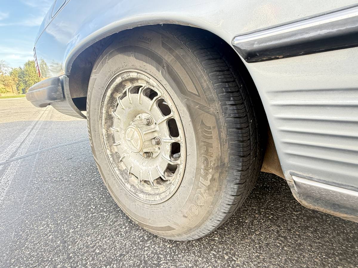 Mercedes-benz-380sl-1982-silver-8