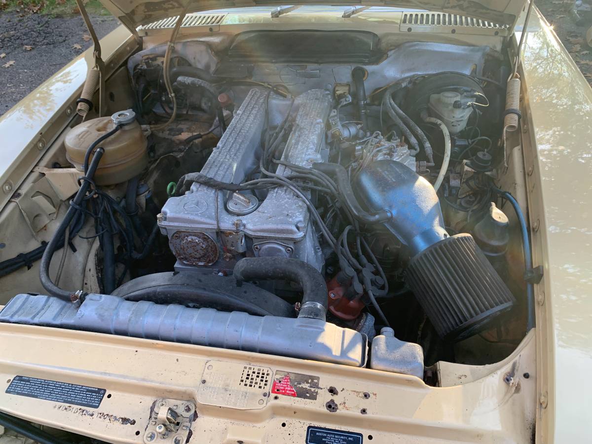 Mercedes-benz-380sl-1982-yellow-1