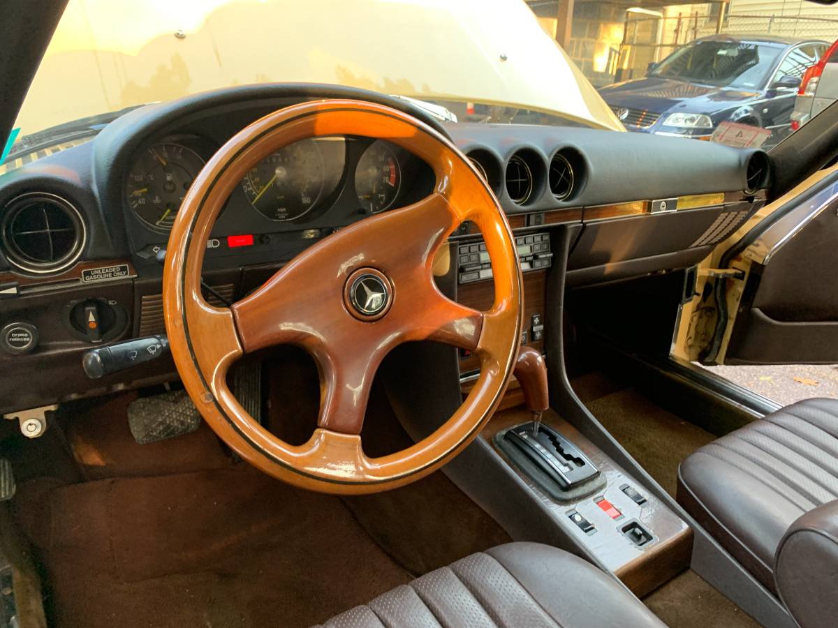 Mercedes-benz-380sl-1982-yellow-3