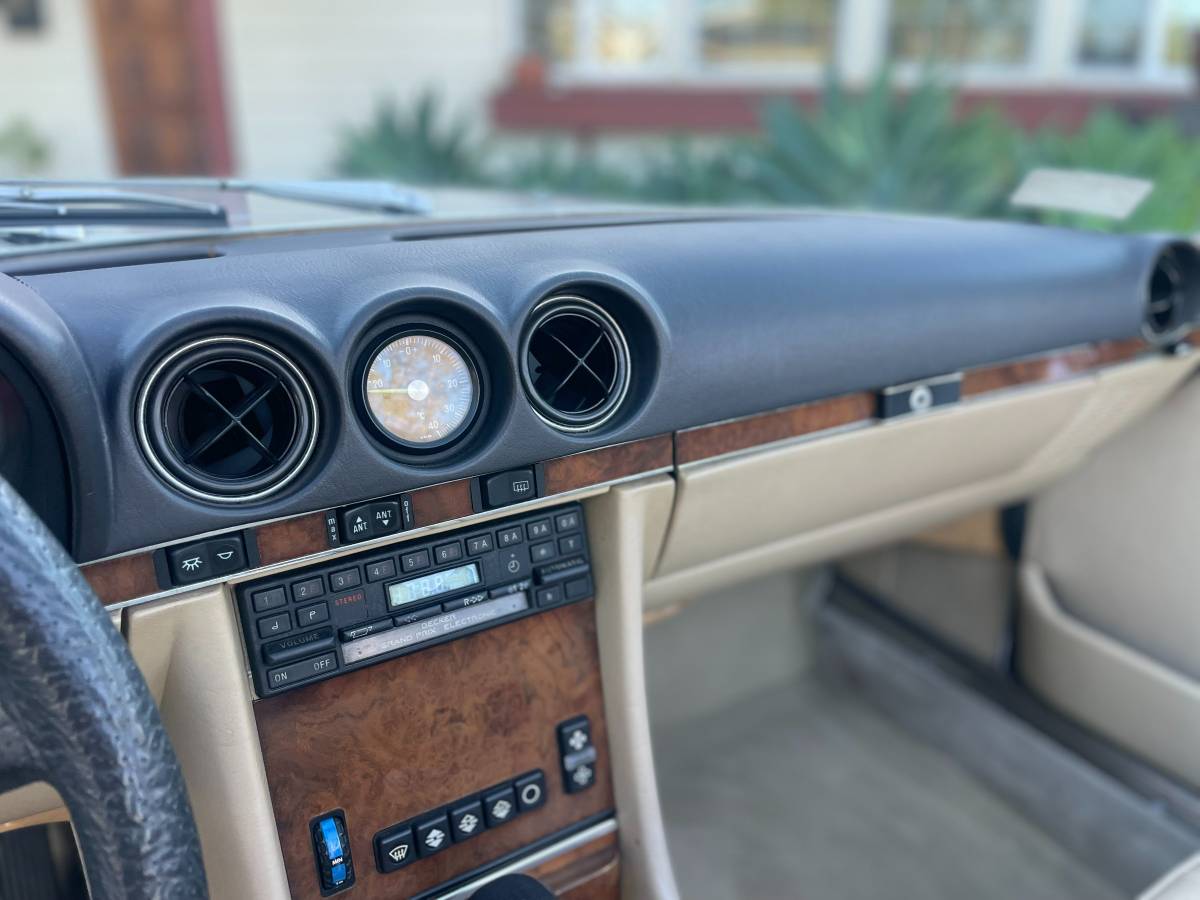 Mercedes-benz-380sl-1985-silver-11