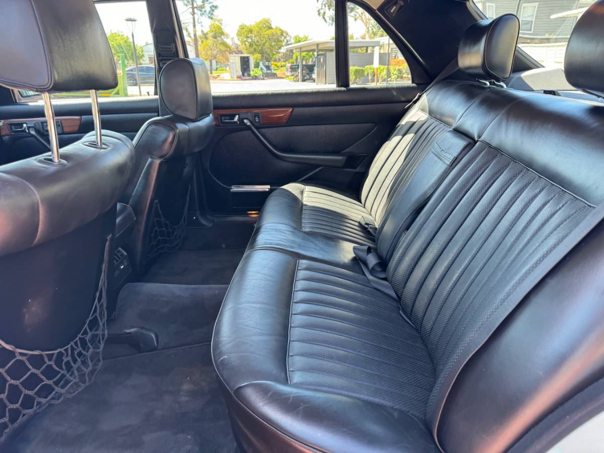 Mercedes-benz-420-1986-custom-19