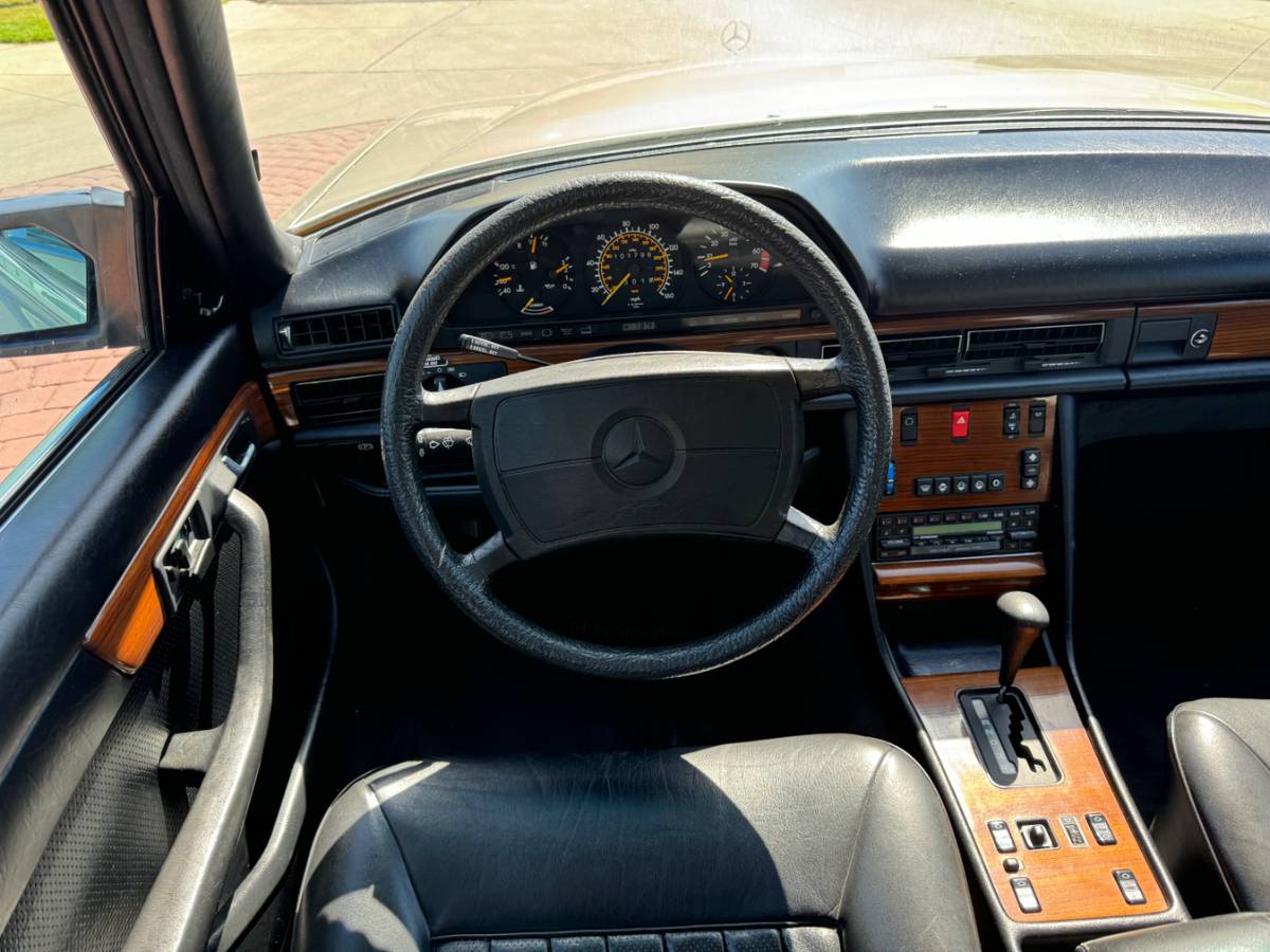 Mercedes-benz-420-1986-custom-4