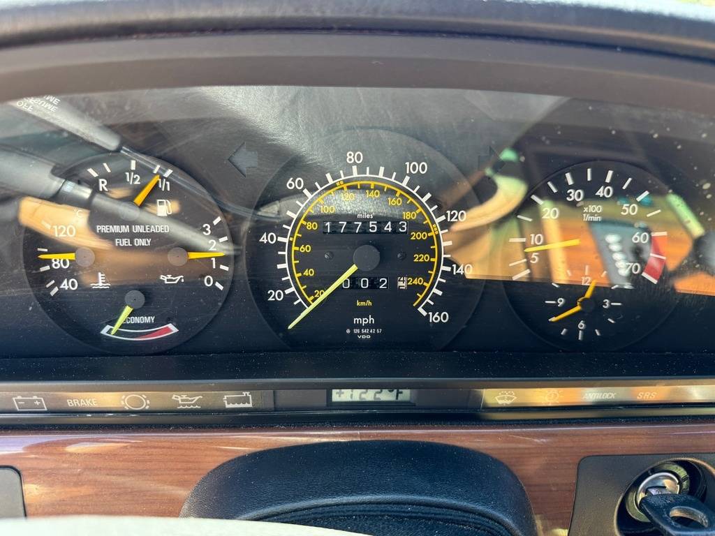 Mercedes-benz-420-class-1987-yellow-103