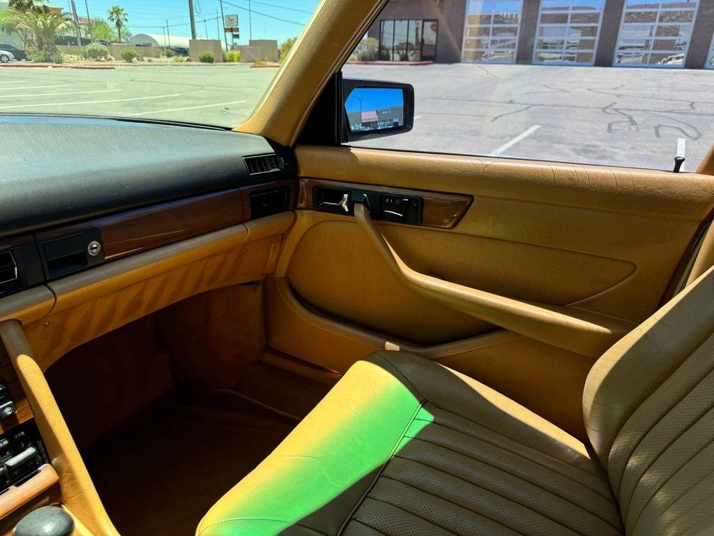 Mercedes-benz-420-class-1987-yellow-14