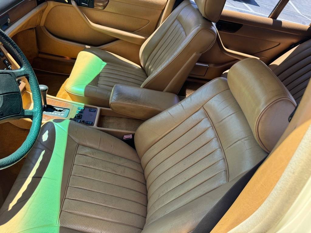 Mercedes-benz-420-class-1987-yellow-180