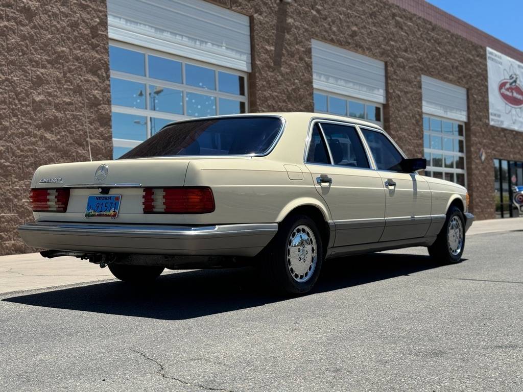 Mercedes-benz-420-class-1987-yellow-236