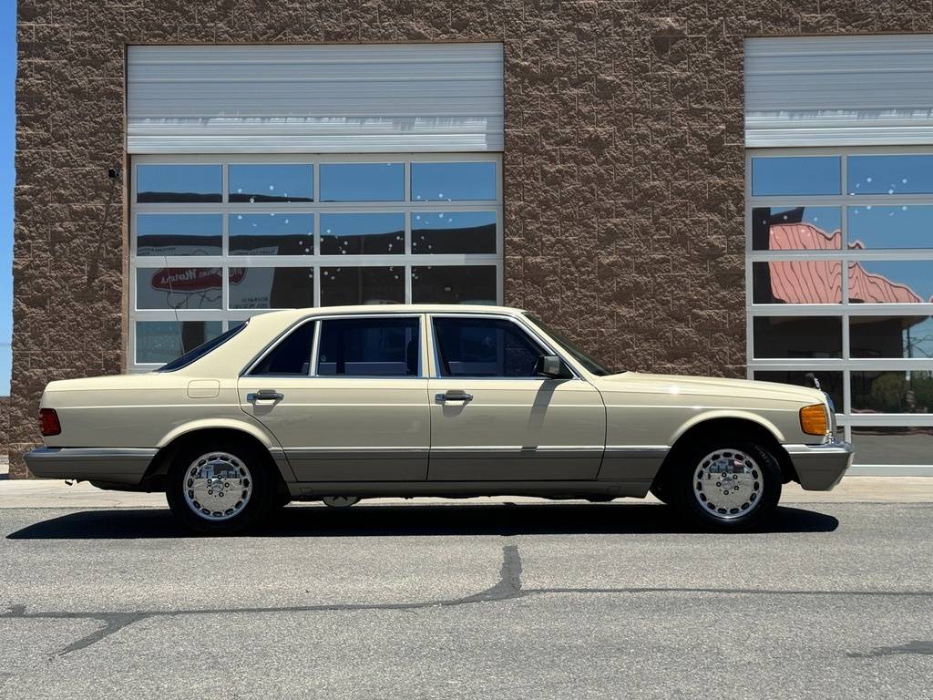 Mercedes-benz-420-class-1987-yellow-26