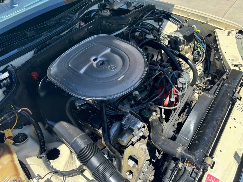 Mercedes-benz-420-class-1987-yellow-34