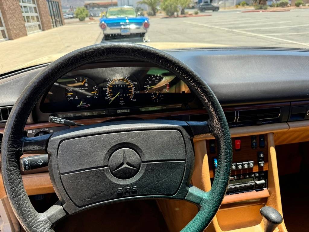 Mercedes-benz-420-class-1987-yellow-81