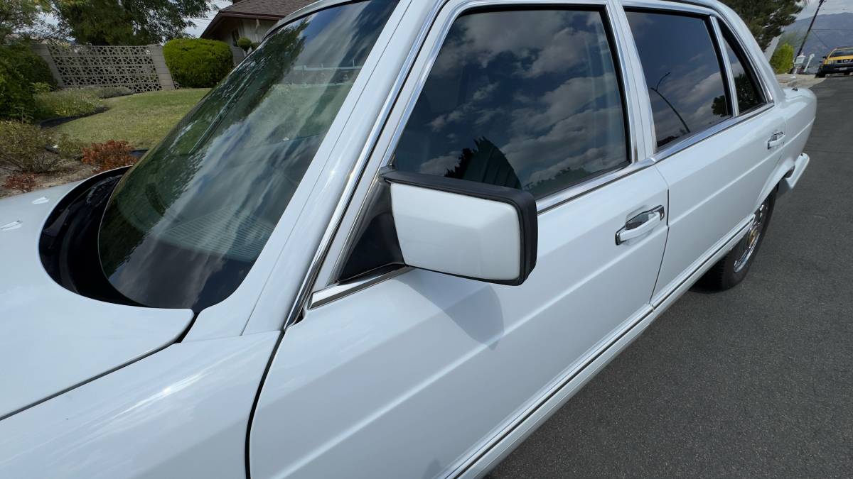 Mercedes-benz-420sel-1988-white-16