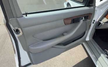 Mercedes-benz-420sel-1988-white-18