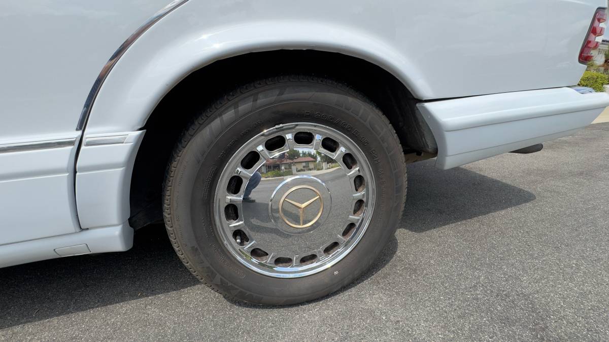 Mercedes-benz-420sel-1988-white-19