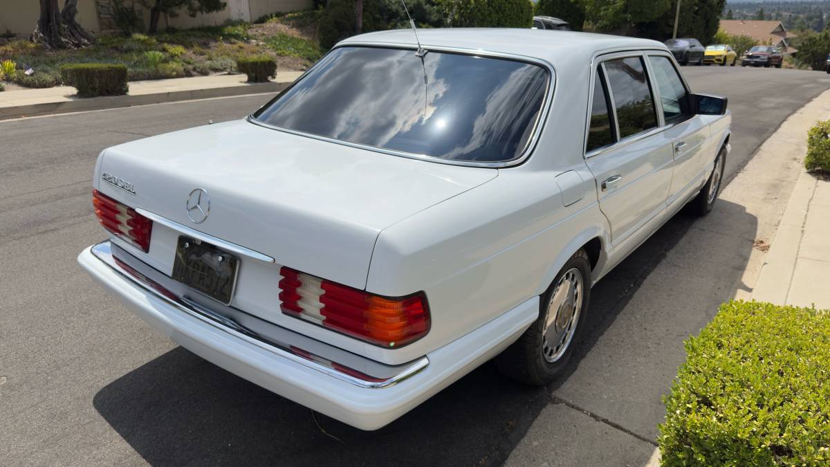 Mercedes-benz-420sel-1988-white-27