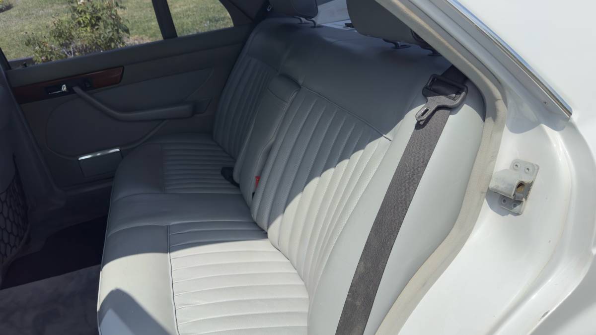 Mercedes-benz-420sel-1988-white-34