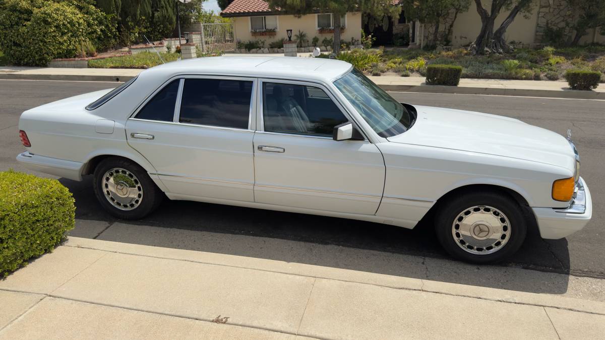 Mercedes-benz-420sel-1988-white-4