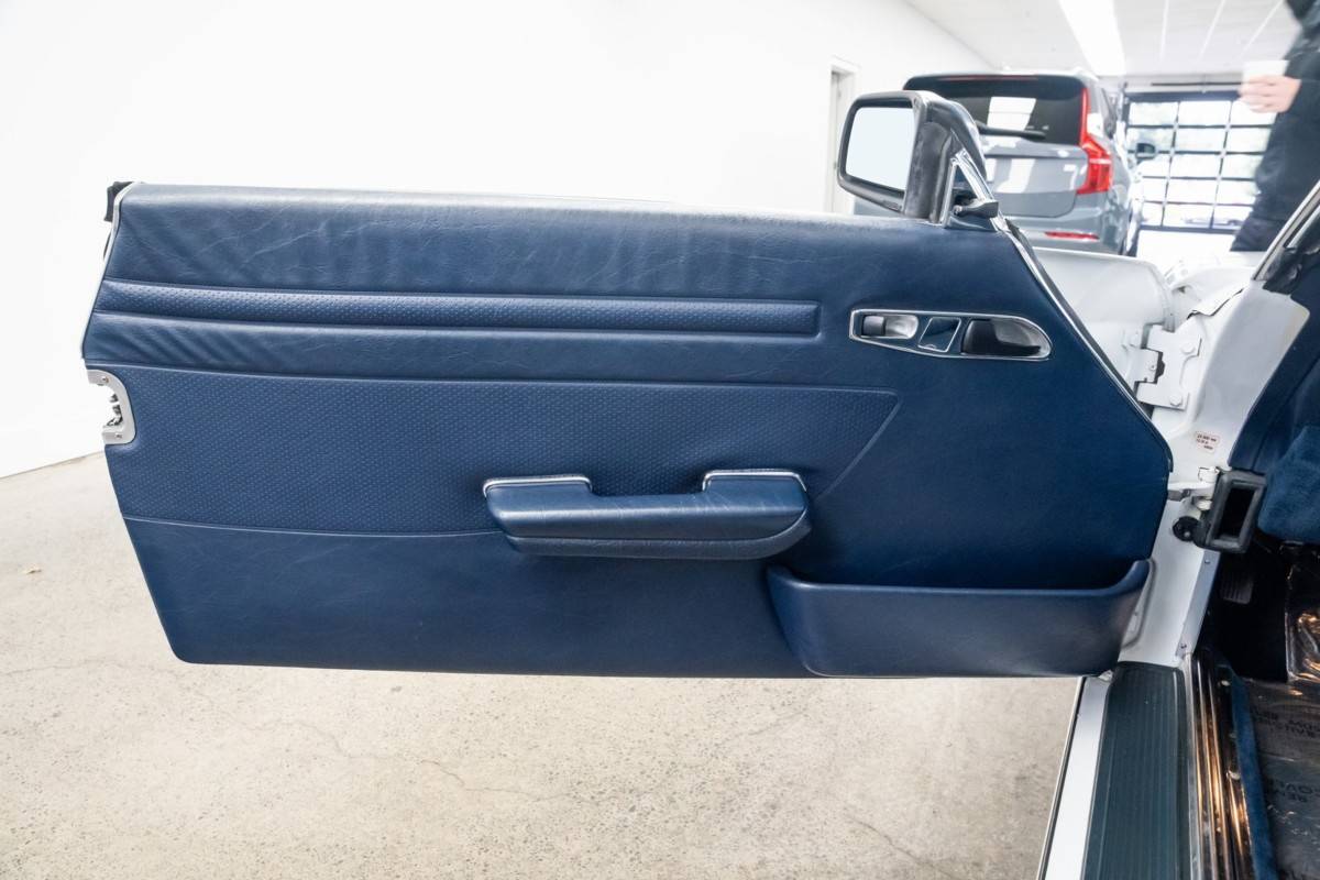 Mercedes-benz-500-class-560-sl-1988-white-14