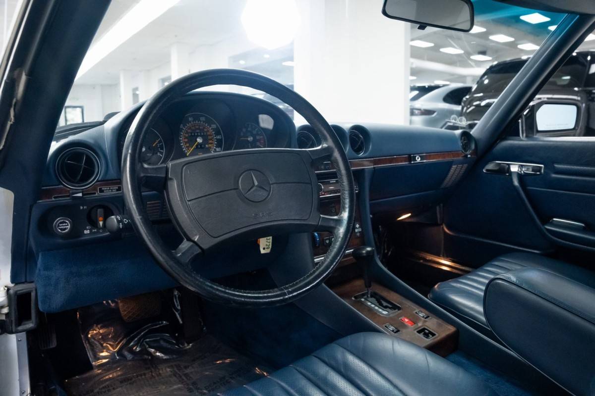 Mercedes-benz-500-class-560-sl-1988-white-16