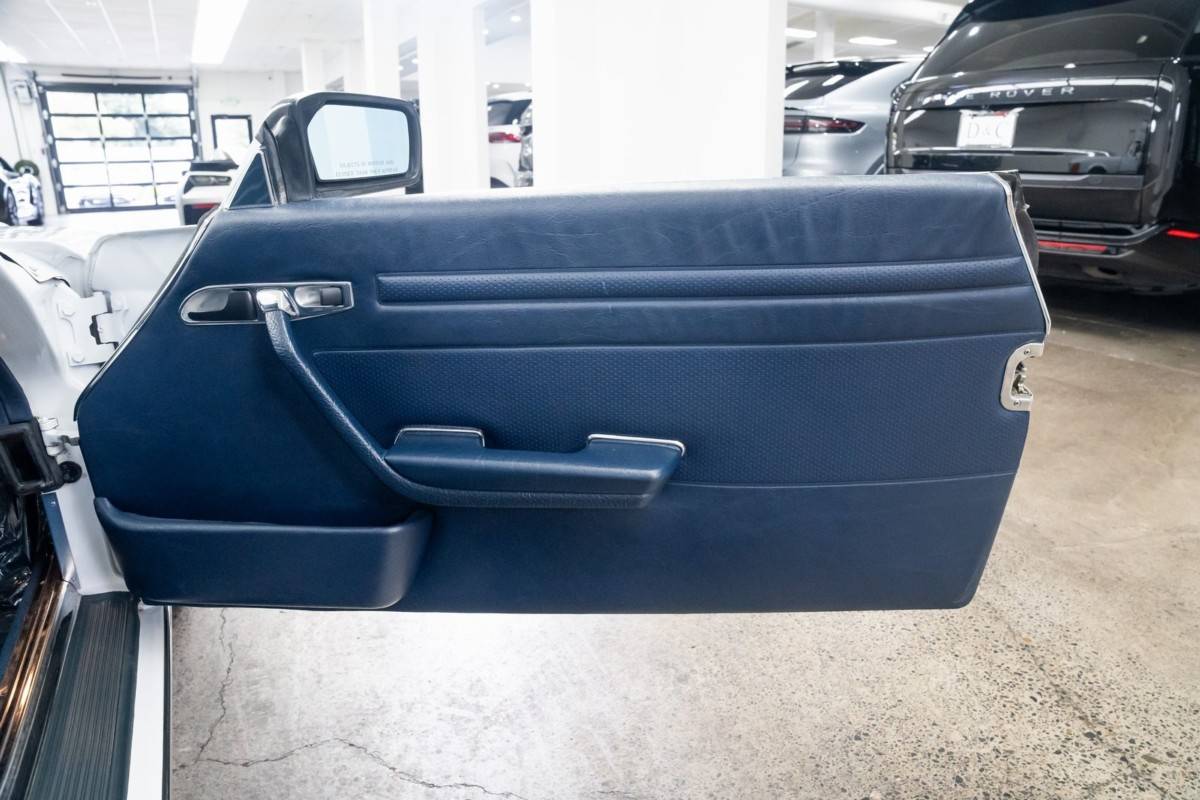 Mercedes-benz-500-class-560-sl-1988-white-19