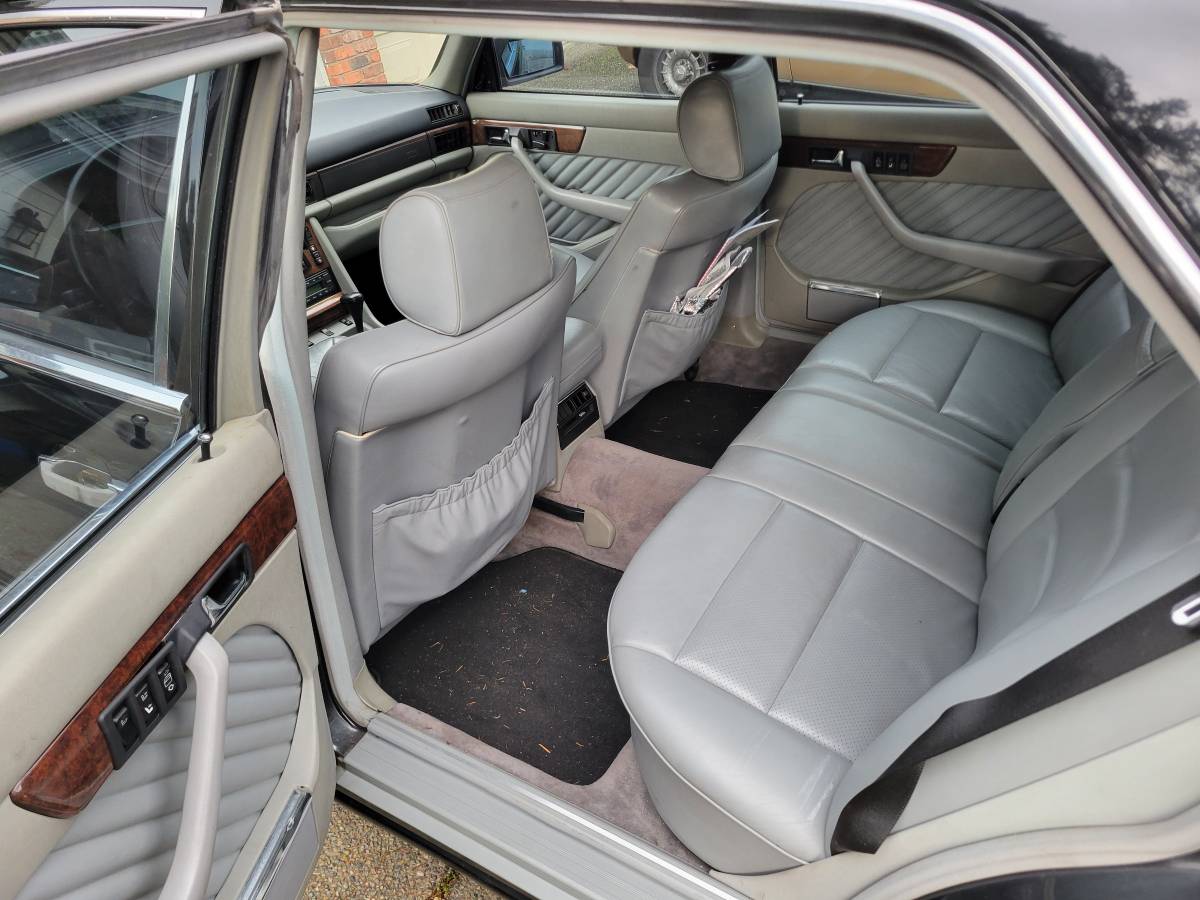 Mercedes-benz-560-1989-black-16