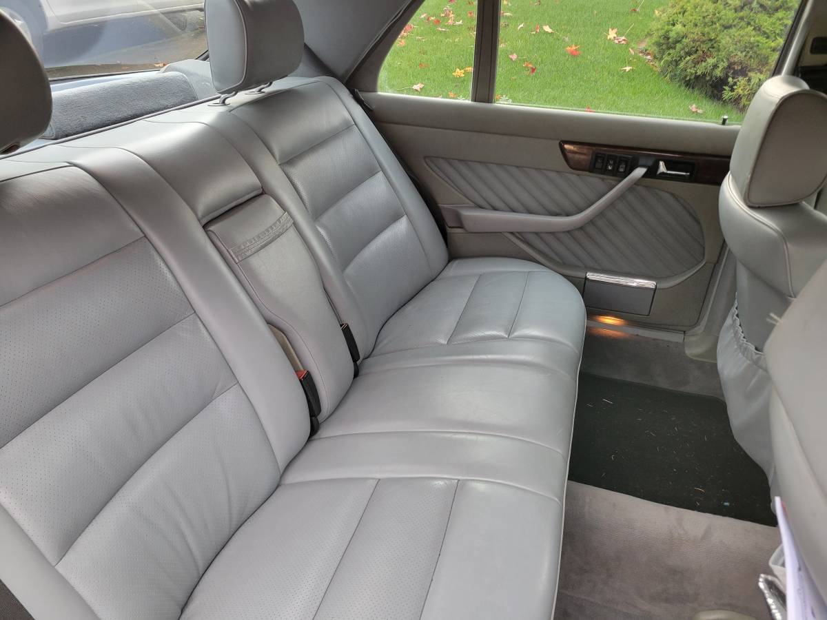 Mercedes-benz-560-1989-black-17