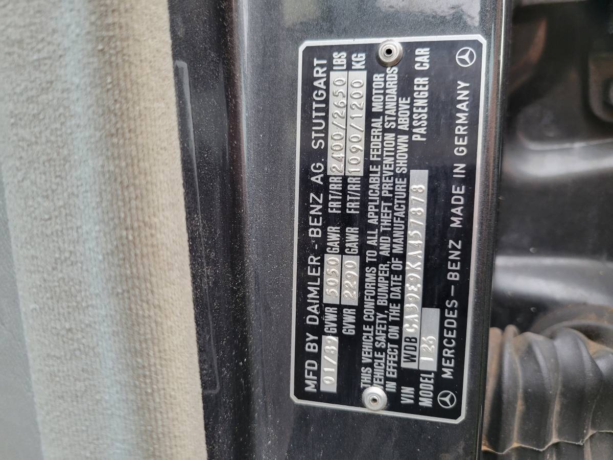 Mercedes-benz-560-1989-black-18