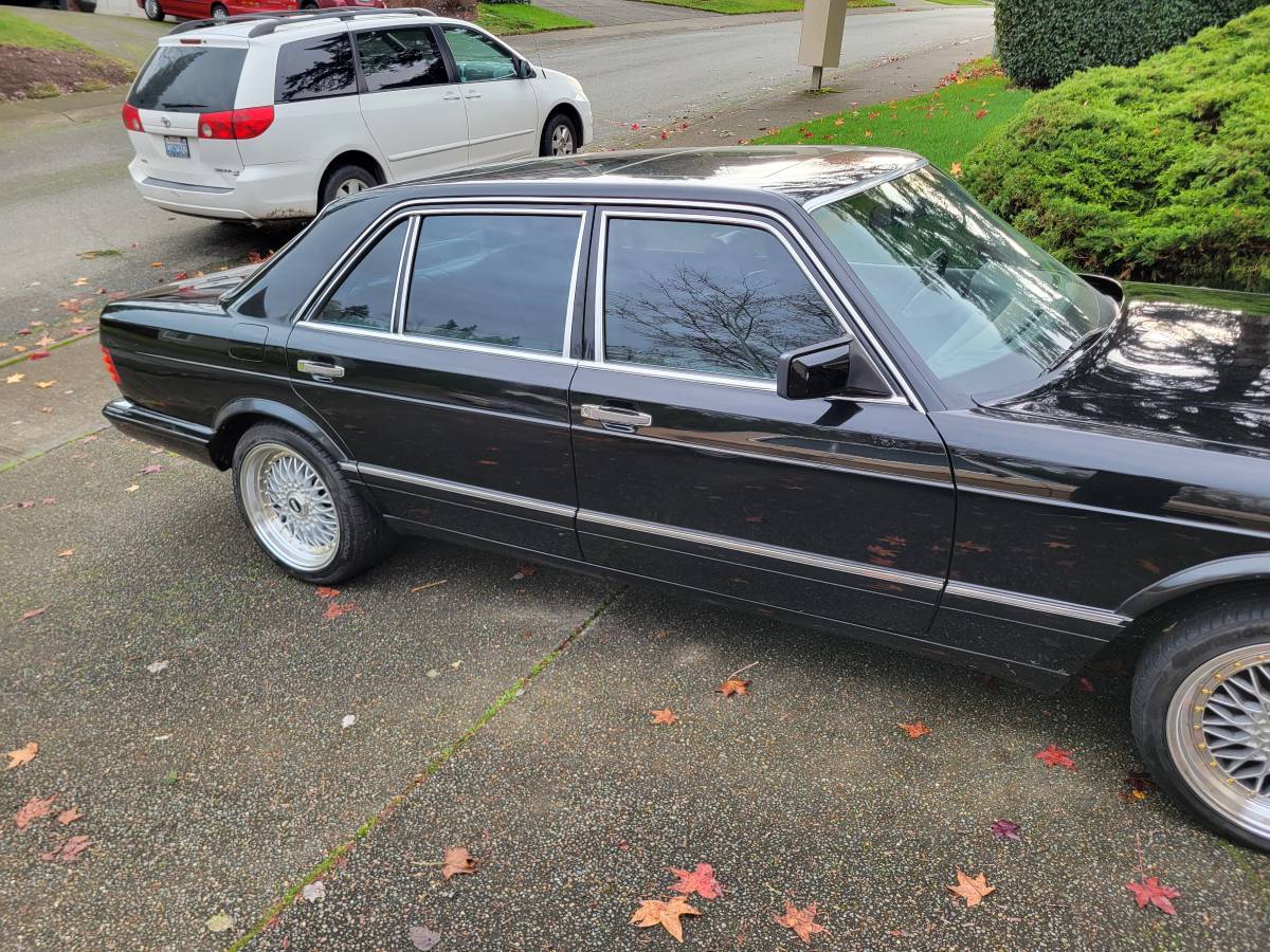 Mercedes-benz-560-1989-black-4