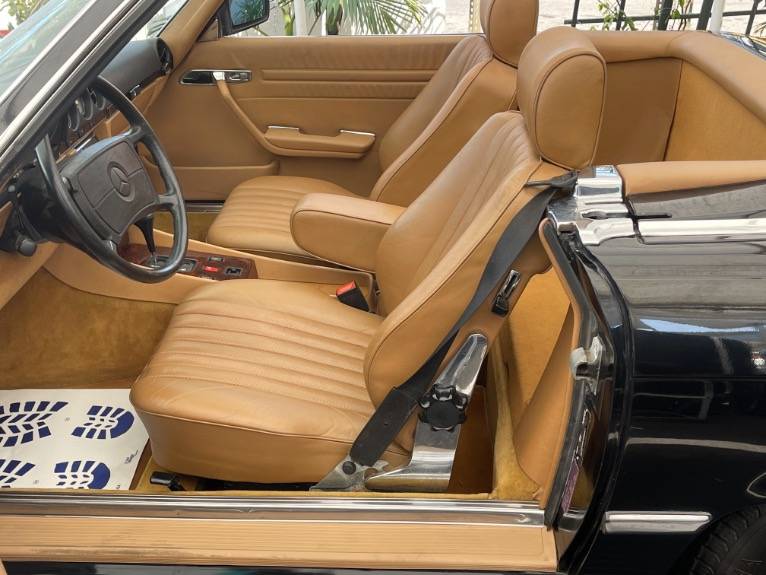 Mercedes-benz-560-class-1986-36